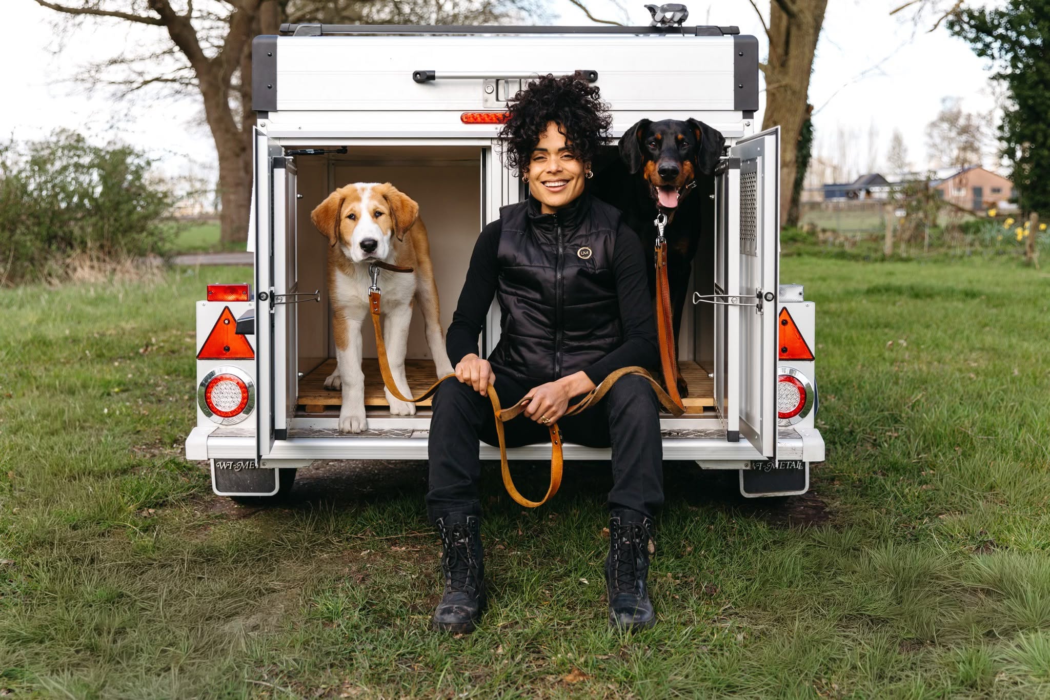 Hondencoaching Apeldoorn door Leidy met haar twee honden